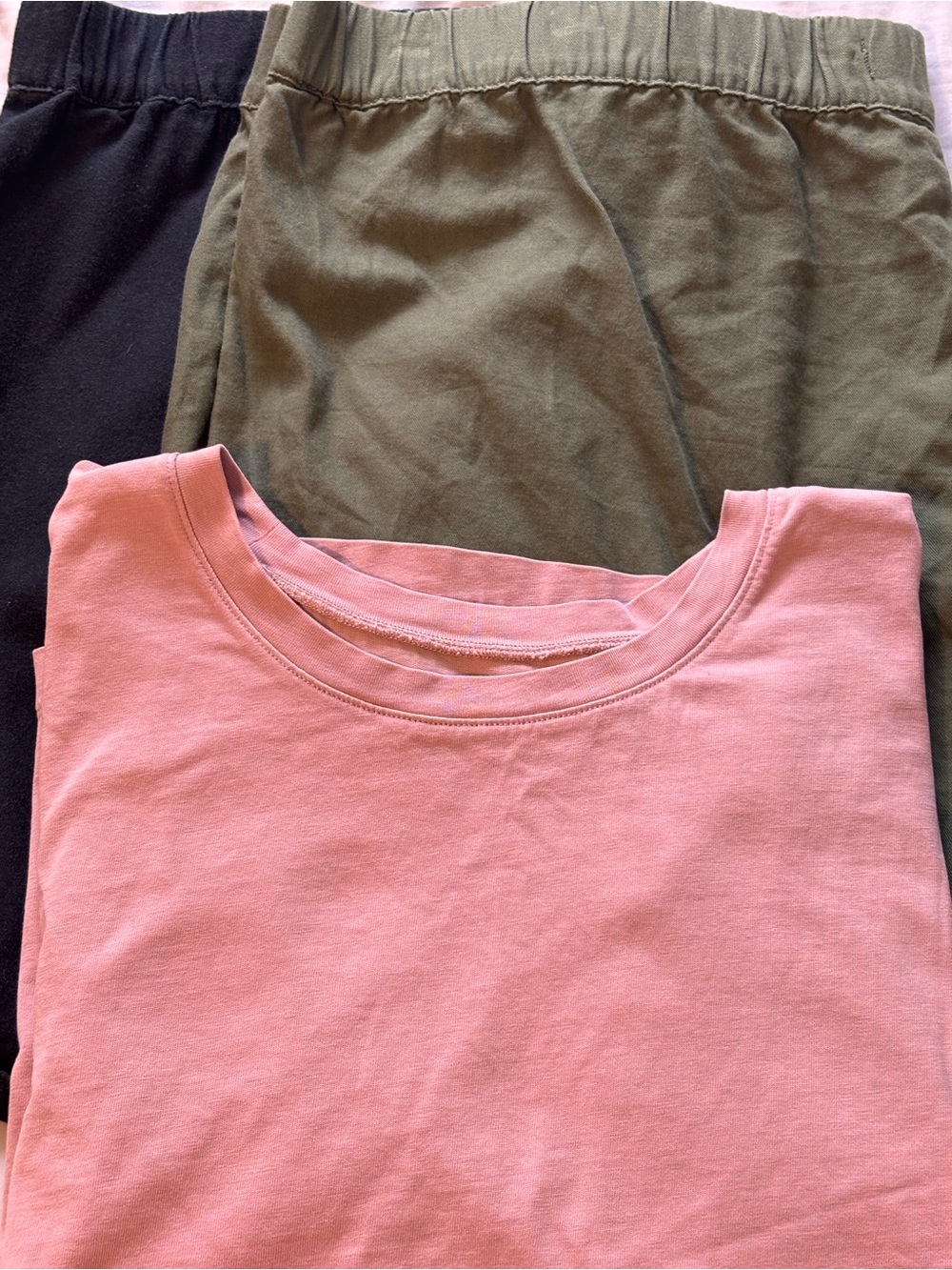 Madewell Bundle of 3 Women’s 2X Black and Green Shorts and Mauve Muscle Tee
